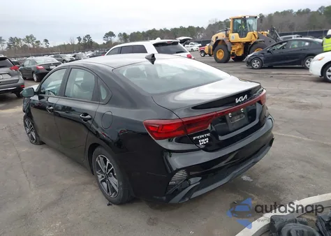 2024 Kia Forte Lxs z USA, uszkodzony, nr VIN 3KPF24AD3RE696192